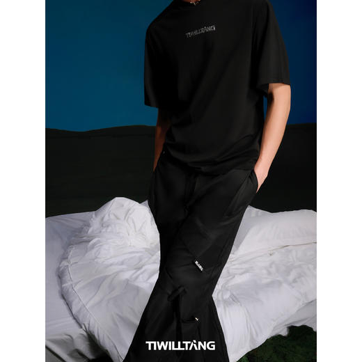 启世录TIWILLTANG“秩影磁场”烫钻垂感文字印花圆领T恤短袖男 商品图1