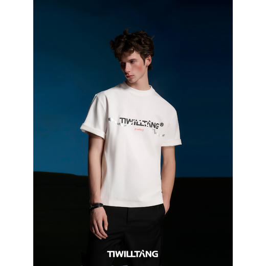 启世录TIWILLTANG“裂银映隙”刷银厚板印花logo短袖圆领t恤男 商品图3