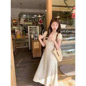 <曾小咸推荐>【现货】法式杏色系带碎花收腰连衣裙