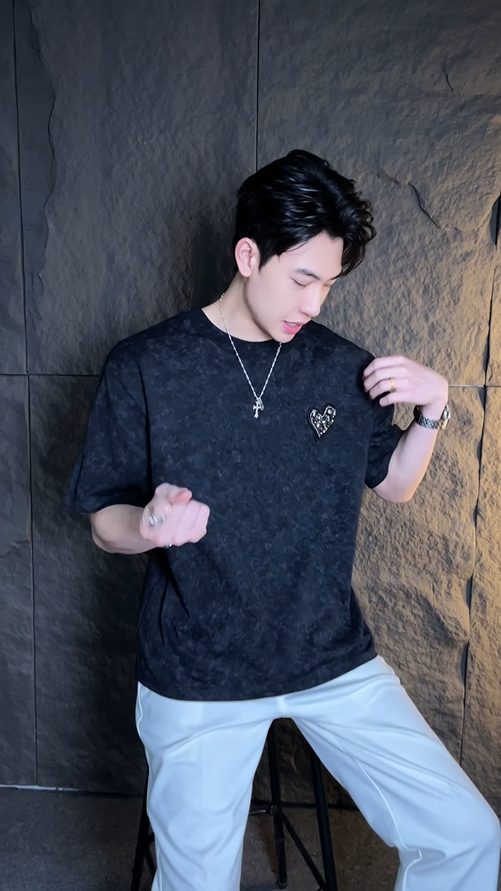 T2302早春新款时尚个性韩版扎染爱心烫钻圆领半袖T恤百搭情侣套头上衣