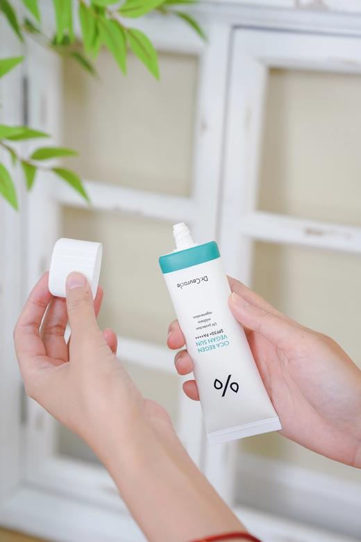 3折抢韩国医美级防晒霜，?SPF50，PA++++，?韩国首个医疗护肤品牌Dr.Ceuracle舒罗蔻，敏感肌油皮干皮皆可用！ 官网140/支，本团99买一送一！ 商品图1