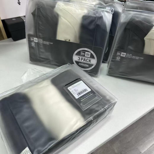 原单正品纽亦华三件装T恤礼包，出口韩国订单。快干材质。

尺码:S/M/L/XL/XXL 五码可选

规格:一包三件(灰褐色 藏青色 米白色)

原价99000韩元 商品图4