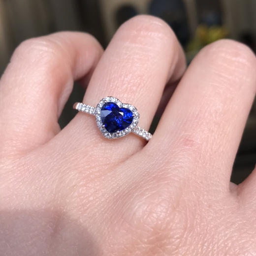 可爱心形蓝宝石戒指 商品图3