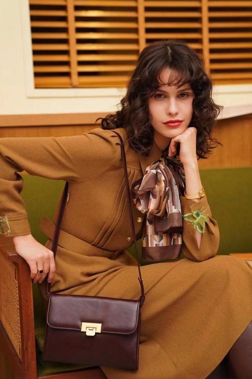 Le Malene 衬衫领胸前压褶高腰A摆连衣裙 15484 商品图1