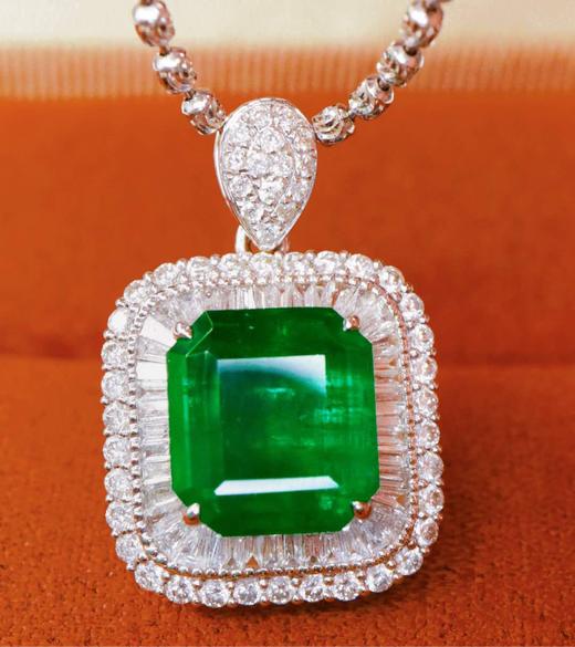 3.58ct刻面祖母绿吊坠 商品图3