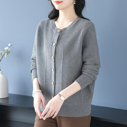 CC-5-6350春秋季新款圆领短款羊毛针织开衫设计感百搭休闲外套上衣 商品图2