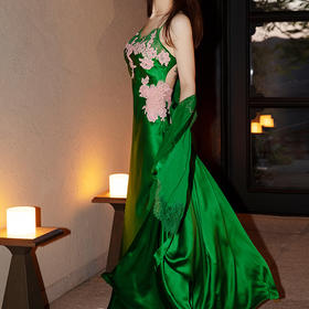 彩色蕾丝露背长款真丝吊裙睡袍 A22103