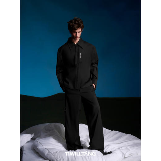 启世录TIWILLTANG“裂轨仰止”压褶长袖衬衫黑色休闲气质长裤 商品图4