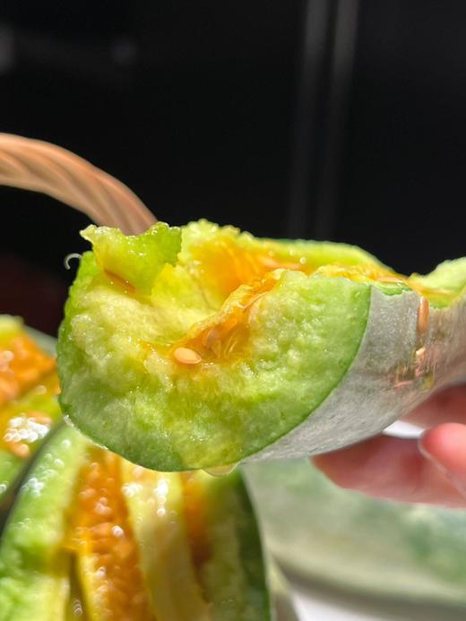 春天第一波甜蜜！头茬【羊角蜜甜瓜】清爽｜脆嫩｜连籽带瓤｜直接啃 ✔皮薄肉嫩 ✔香甜酥脆 ✔清甜多汁 现摘现发 新鲜直达 商品图5