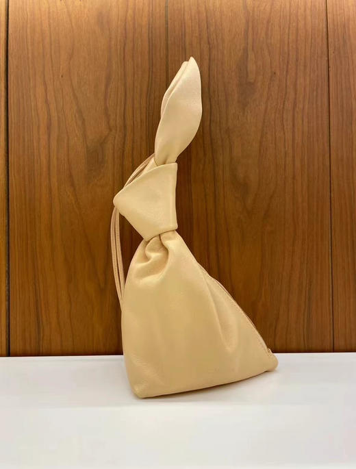 Jil sander 哈哈爆款🐰福袋兔子包🌍满世界求的金色也有哎。抓住机会，好折扣1380元 商品图3