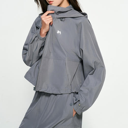 NEELLY纳俪商场同款春新款运动风宽松休闲短外套女连帽设计感上衣N25031C01125 商品图2