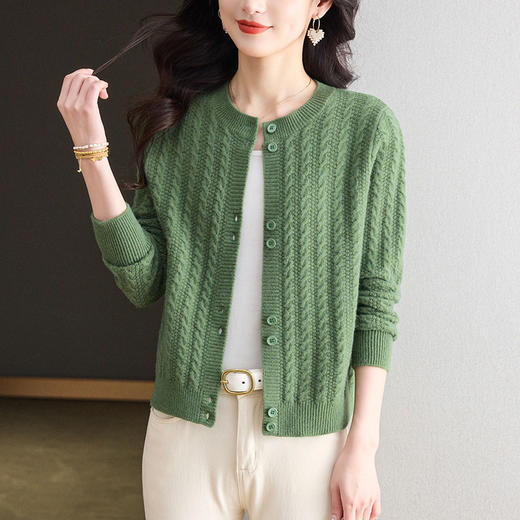 CC-101-82052圆领针织开衫女春秋2025新爆款洋气外搭高级感短款小个子毛衣外套 商品图1