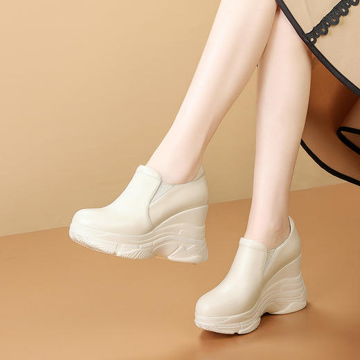 【预售5天】坡跟女单鞋新款小个子超高跟厚底防水台松糕休闲真皮圆头皮鞋SMQ&6012 商品图0