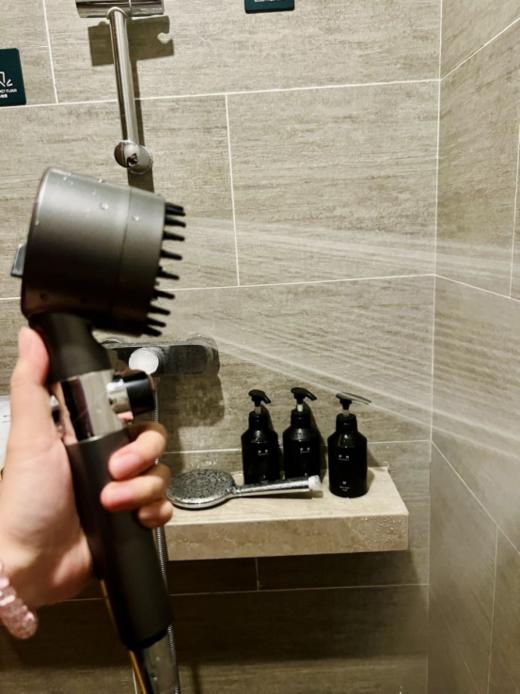 😎定制私人洗澡模式25.9元到手🌸【极就+三挡强力增压花洒组合] 出差都要带着像做了一次「马杀鸡」🔺超强加压，旋转控制水压  商品图5