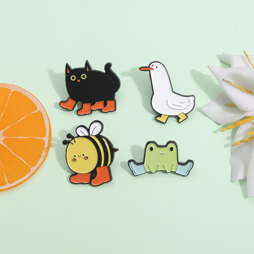 卡通动物蝴蝶猫咪小鸭子呆萌可爱小众设计多款式组合徽章饰品 商品图2