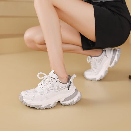 westory春秋新款休闲厚底轻便舒适圆头百搭老爹鞋板S24CM74431 商品图3