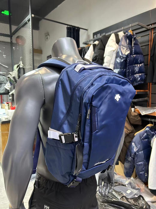 正品迪桑特descente 通用 双肩包迪桑特滑雪背包
三个颜色 白色 黑色 蓝色 商品图3