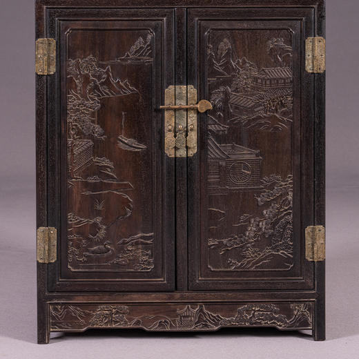 清中期 紫檀木雕山水纹四件柜摆件 商品图1