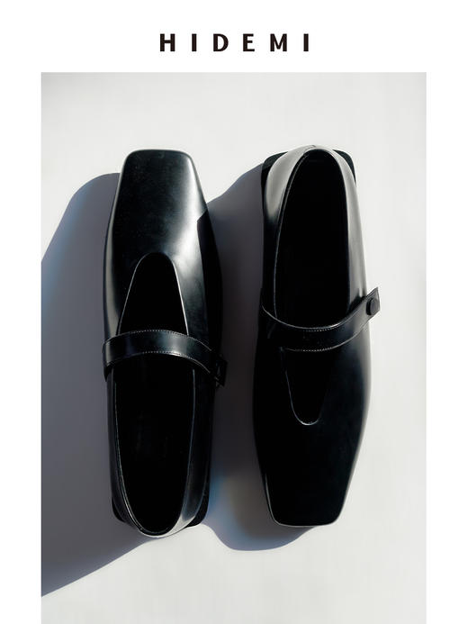 HIDEMI 极简方头进口小牛皮搭襻式玛丽珍平底鞋 黑色/白色 商品图7