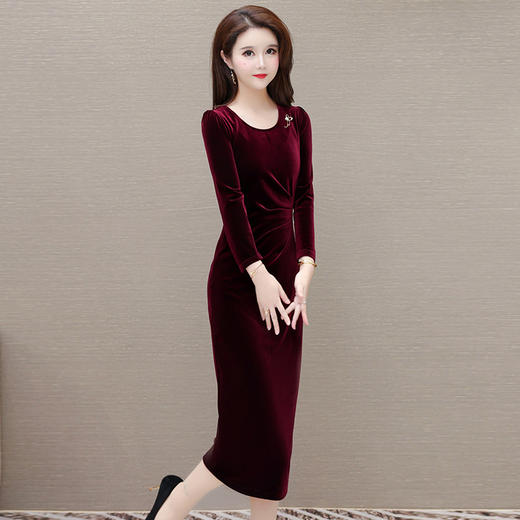 QYMAH-Y24JNL22 洋气大码金丝绒连衣裙女新款2025年春季修身气质女装时尚长款裙子 商品图3