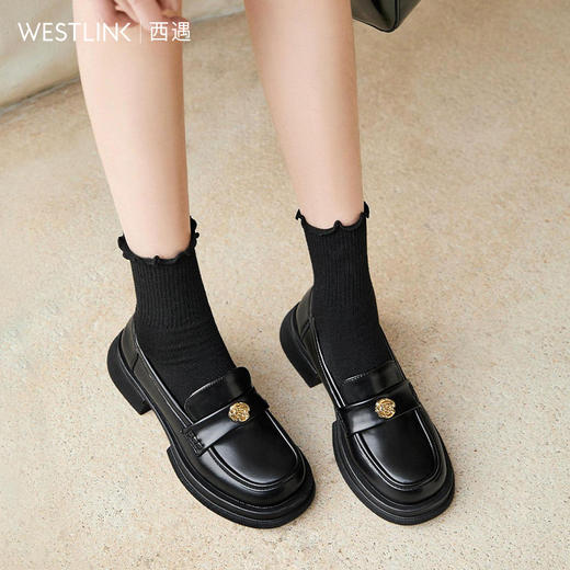 西遇山茶花乐福鞋女新款秋冬英伦一脚蹬豆豆鞋黑色厚底小皮鞋D0056201/V2457315 商品图1