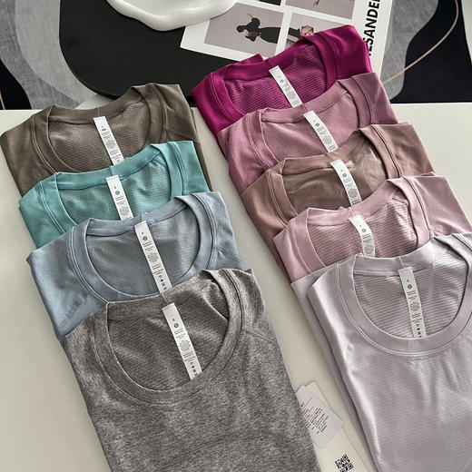 新款！官网💰550！【lu家热门款Swiftly速干长袖/短袖、最新款华夫格小V领、露背罗纹长袖】5款！贸易公司渠道，du家正版面料❗️专柜随意对比无压力❗️标牌齐全！ 超多颜色可选！ 商品图11