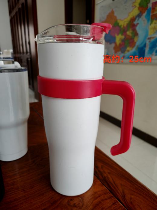 无包装 ，出口保温水杯可车载 可家用。304的不锈钢材质，个别轻微划伤，不影响使用 商品图3