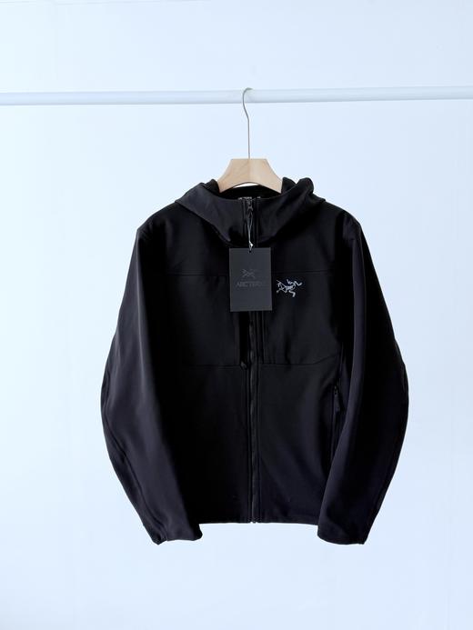 点此购买 始祖鸟GAMMA系列男女款户外远足防水防风透气冲锋衣 bk 309889 商品图3