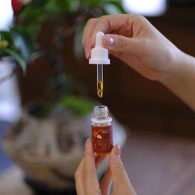 【芳疗师手工奕虹定制霍霍巴沙棘VCIP 小棕瓶面部精华油】芳香系列 真正的以油养肤 无香精，无矿物油，无防腐剂，无重金属，无农残 天然植物成 保质期3年 开封3个月