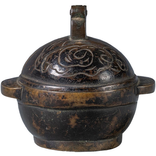 清 铜錾刻花卉纹双耳杯形随身香炉 商品图5