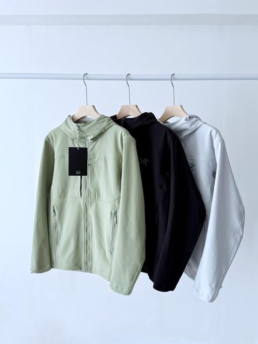 点此购买 始祖鸟GAMMA系列男女款户外远足防水防风透气冲锋衣 bk 309889 商品图0