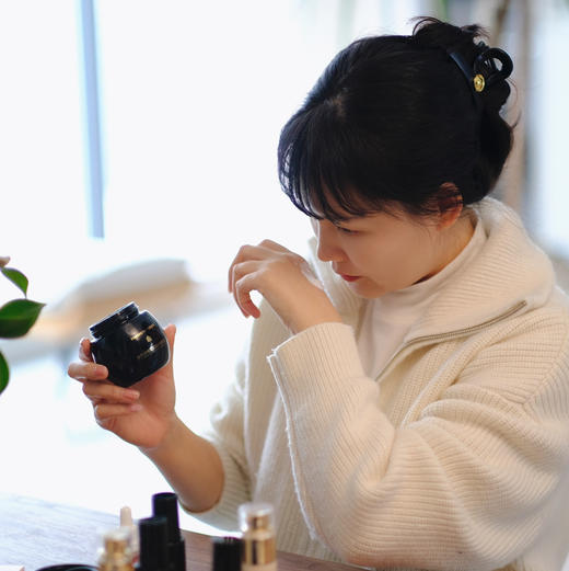 【芳疗师手工奕虹定制霍霍巴沙棘VCIP 小棕瓶面部精华油】芳香系列 真正的以油养肤 无香精，无矿物油，无防腐剂，无重金属，无农残 天然植物成 保质期3年 开封3个月 商品图7