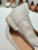 588109闰月妈妈鞋，奶奶鞋，方头放松脚趾，软底软面，舒适透气百搭！春夏款上新 牛皮单鞋，35-39码，夏季选择米白色更方便搭配衣服，人也显得清爽利落！ 商品缩略图4