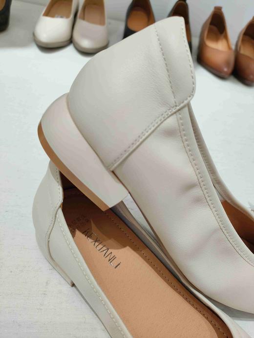 588109闰月妈妈鞋，奶奶鞋，方头放松脚趾，软底软面，舒适透气百搭！春夏款上新 牛皮单鞋，35-39码，夏季选择米白色更方便搭配衣服，人也显得清爽利落！ 商品图4