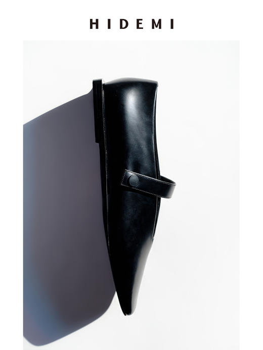 HIDEMI 极简方头进口小牛皮搭襻式玛丽珍平底鞋 黑色/白色 商品图6
