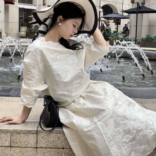 顺丰包邮洛诗琳99750小圆领宽松上衣肌理感阔褶蓬蓬伞裙套装85061 商品图2