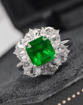 1.7ct刻面祖母绿戒指