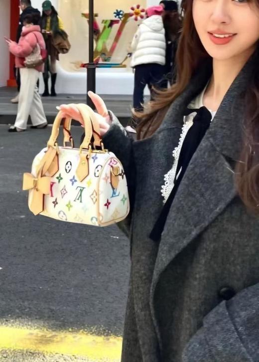 新款现货秒发   驴家白三彩村上隆再版系列NanoSpeedy手袋手拿枕头斜跨包（CB） 商品图10