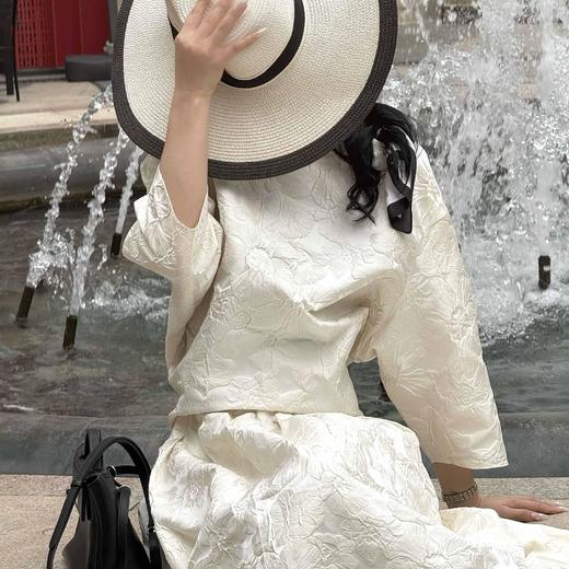 顺丰包邮洛诗琳99750小圆领宽松上衣肌理感阔褶蓬蓬伞裙套装85061 商品图4