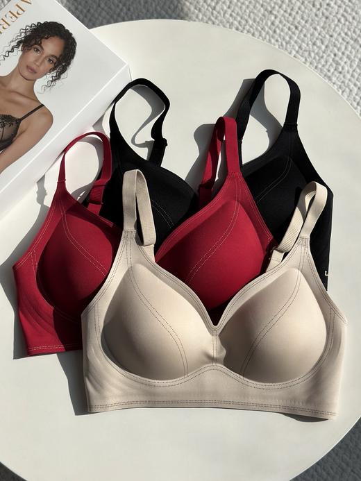 222-5自留 炒鸡自然舒适 无痕恰到好处的提拉聚拢 简洁光面文胸 商品图4