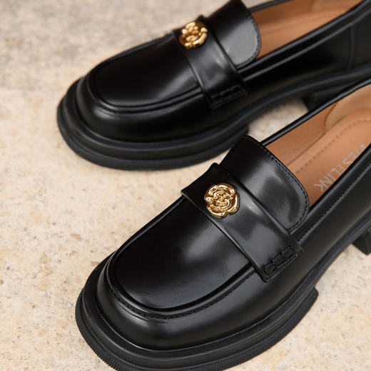 西遇山茶花乐福鞋女新款秋冬英伦一脚蹬豆豆鞋黑色厚底小皮鞋D0056201/V2457315 商品图5