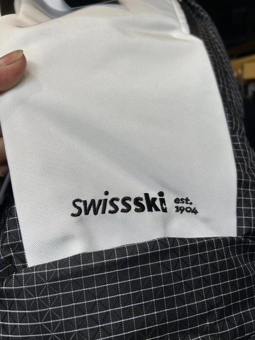 正品迪桑特descente 通用 双肩包迪桑特滑雪背包
三个颜色 白色 黑色 蓝色 商品图10