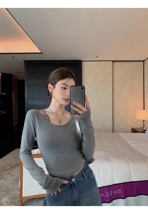 ✨高密轻柔金属扣短款T女设计感简约修身不对称长袖上衣 小众设计感露肩修身T恤打底衫2025新款 商品图7