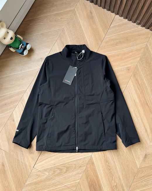 点此购买 lululemon初春男士户外休闲轻薄型户外夹克外套 LL 309878 商品图3