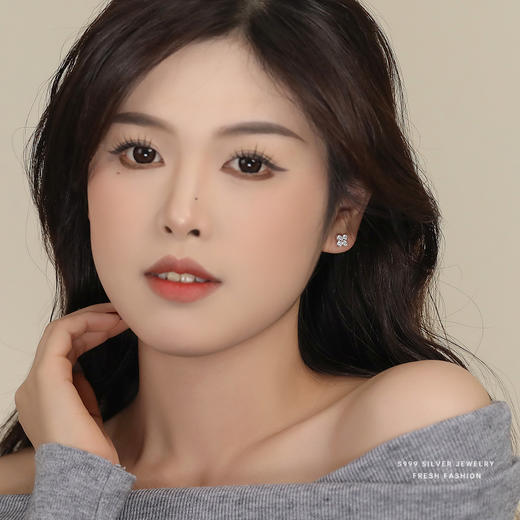 【四叶纷飞】s999纯银星芒四叶草黑色锆石耳钉【YXS-E5137】 商品图3