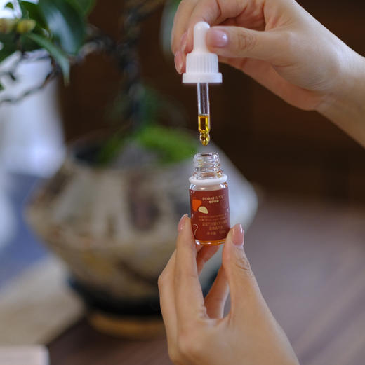 【芳疗师手工奕虹定制霍霍巴沙棘VCIP 小棕瓶面部精华油】芳香系列 真正的以油养肤 无香精，无矿物油，无防腐剂，无重金属，无农残 天然植物成 保质期3年 开封3个月 商品图11
