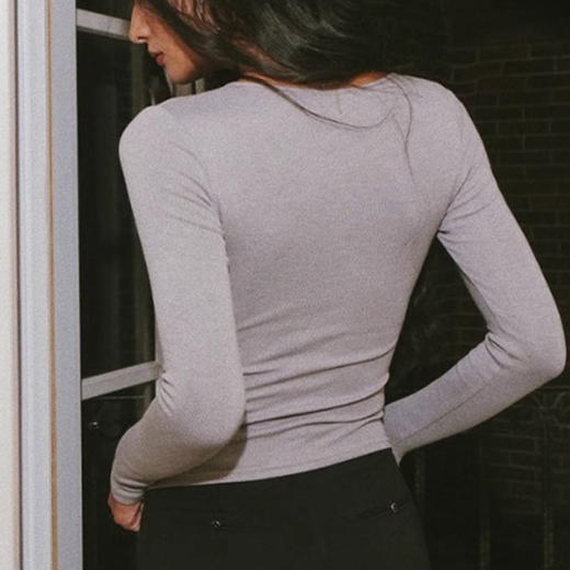 【126元任选2件】跃牌【漫西】系列 纯欲花瓣镂空长袖瑜伽服时尚花瓣镂空带胸垫跑步运动健身衣Y268 商品图3