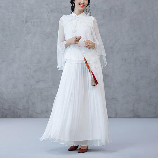 【林栖设计小店】桑蚕丝套装蝴蝶钉花新中式2025春季新品花仙子两件套女1951084 商品图0