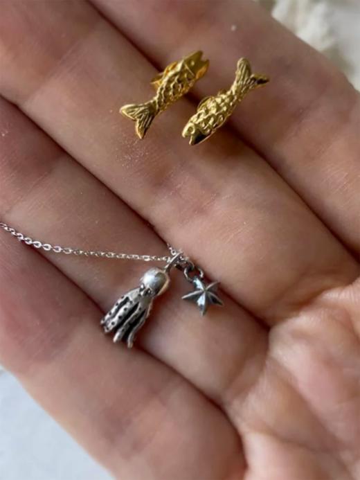 momoko｜4.5x13mm Micro Fish Studs  [耳钉 2色可选] 商品图5