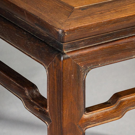 清中期 红木束腰罗锅枨马蹄腿八仙桌 商品图1